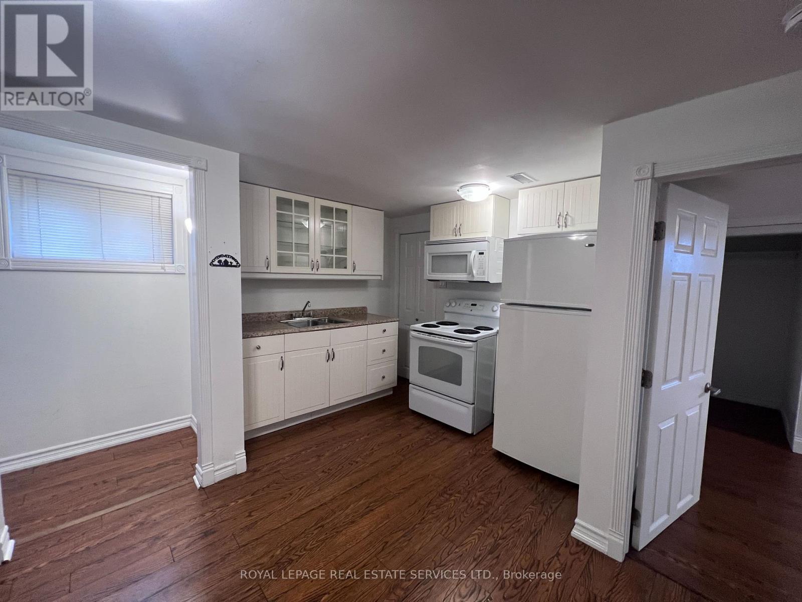 Basement - 553 Valley Drive, Oakville, Ontario  L6L 4L9 - Photo 2 - W12057175