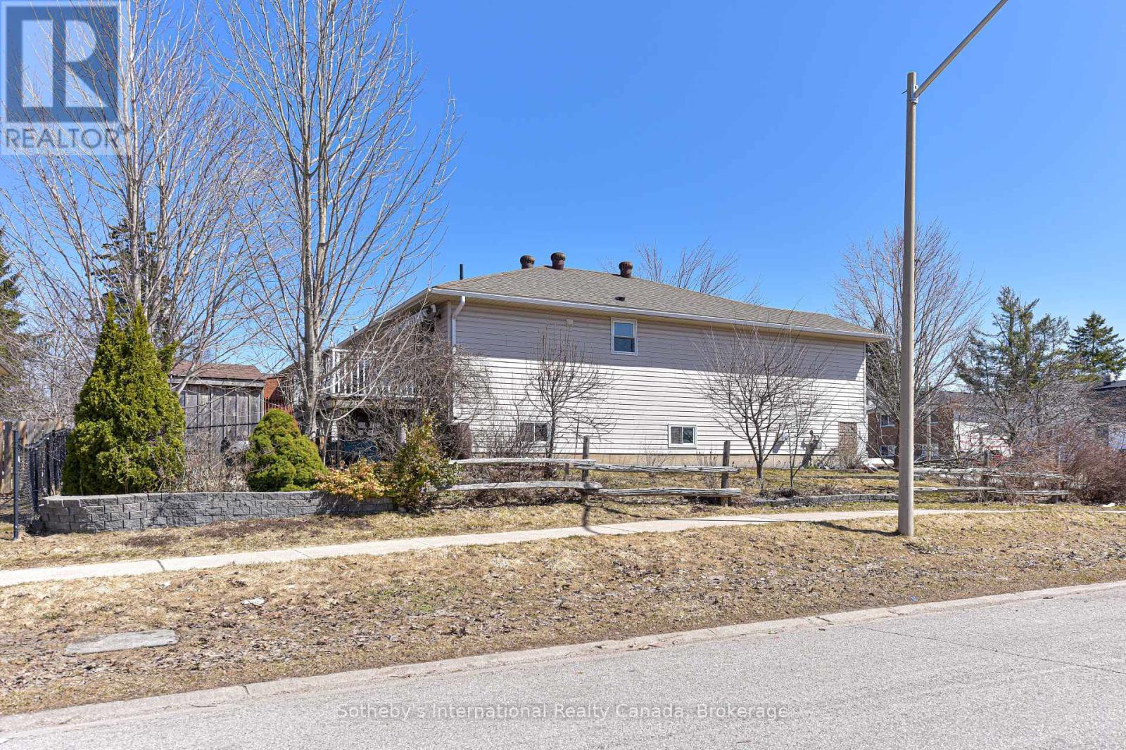 Property at 66 CALVERLEY STREET image 2