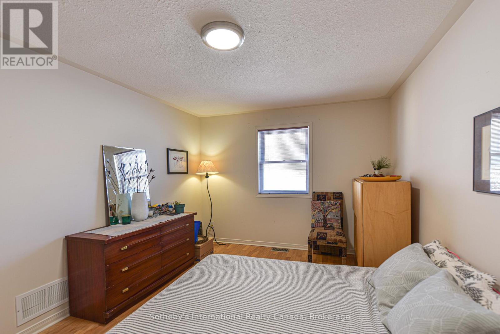 66 Calverley Street, Orillia, Ontario  L3V 3T6 - Photo 20 - S12068662