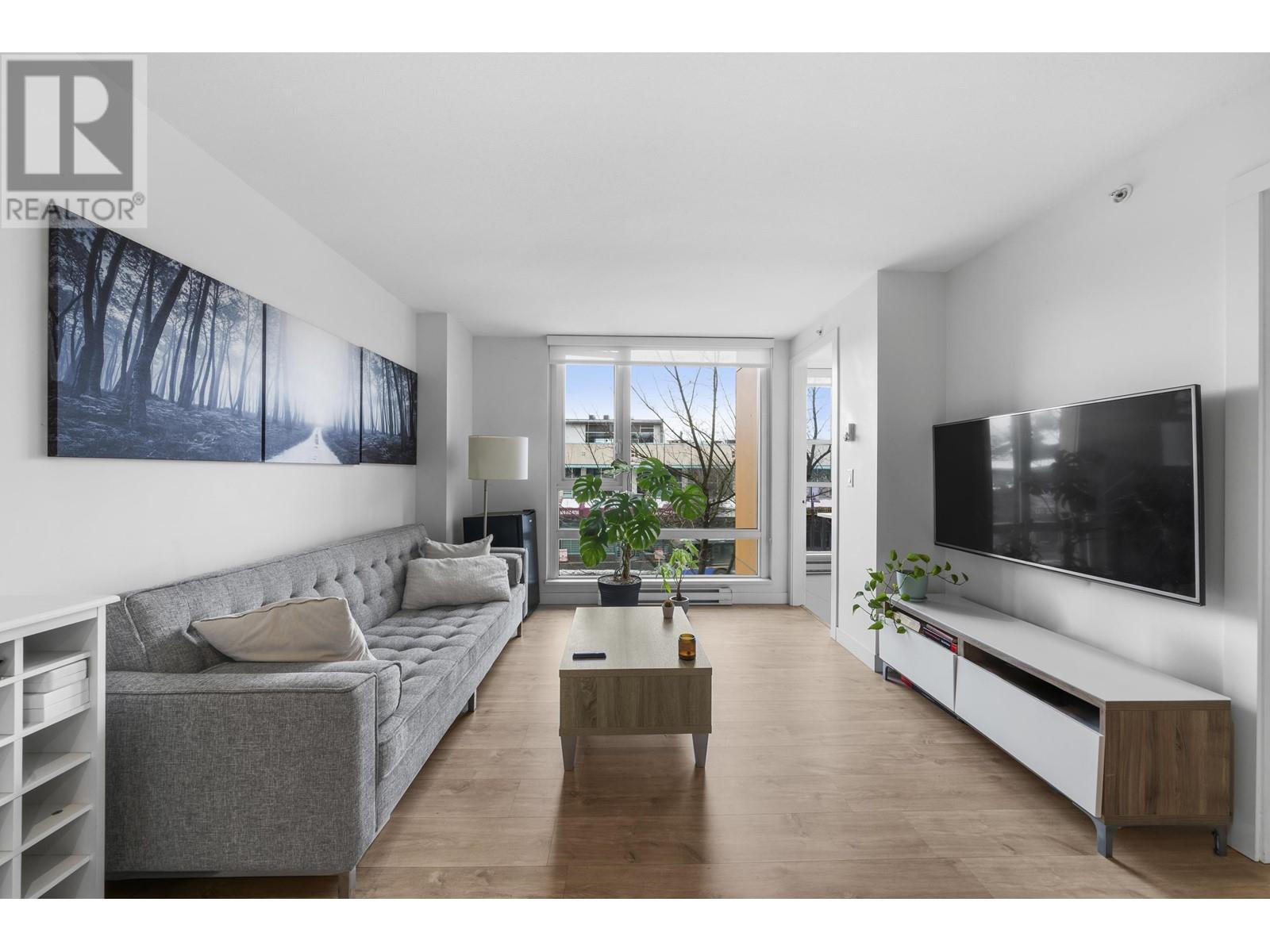 210 238 W BROADWAY, vancouver, British Columbia