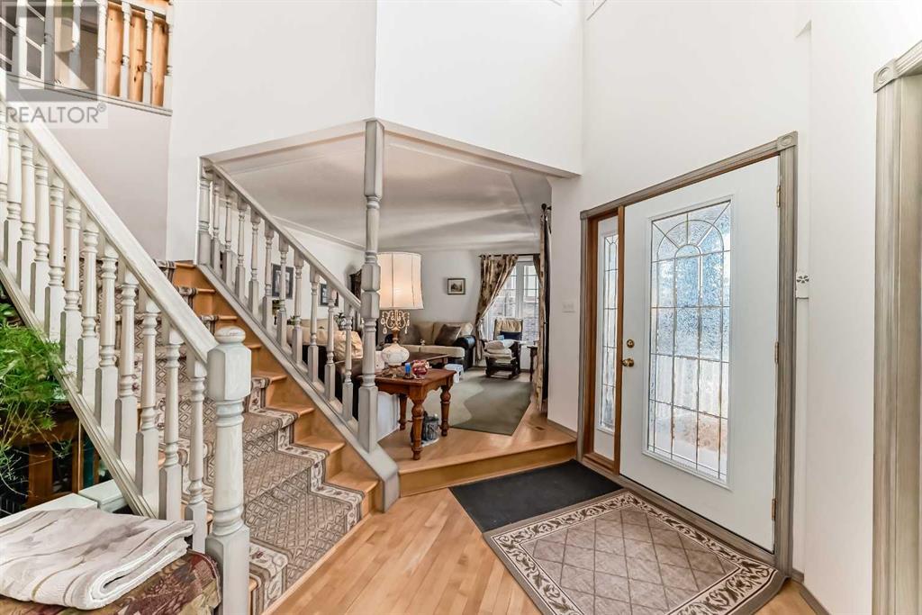 Property at 315 Edenwold Drive NW image 4