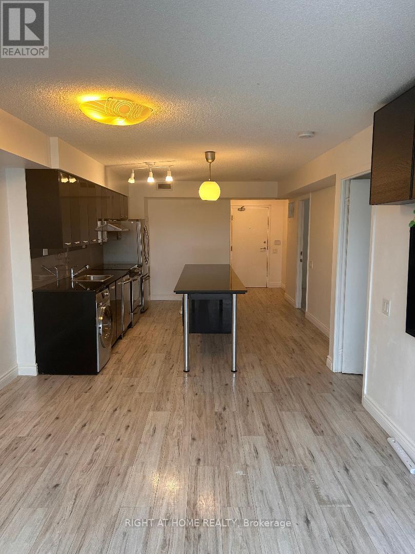 219 - 19 Singer Court, Toronto, Ontario  M2K 0B2 - Photo 3 - C12068690