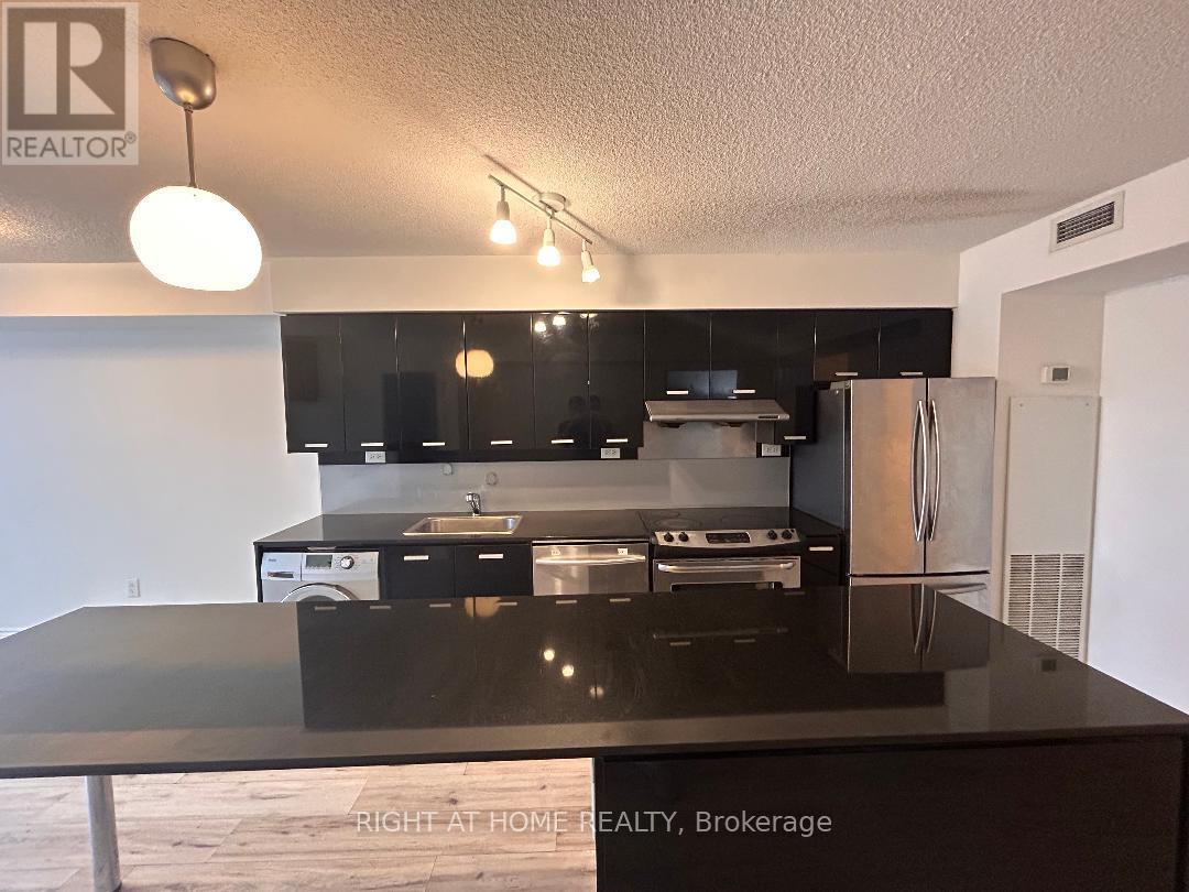 219 - 19 Singer Court, Toronto, Ontario  M2K 0B2 - Photo 4 - C12068690