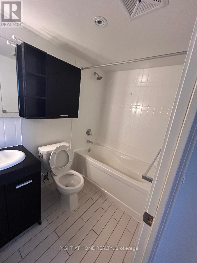 219 - 19 Singer Court, Toronto, Ontario  M2K 0B2 - Photo 6 - C12068690