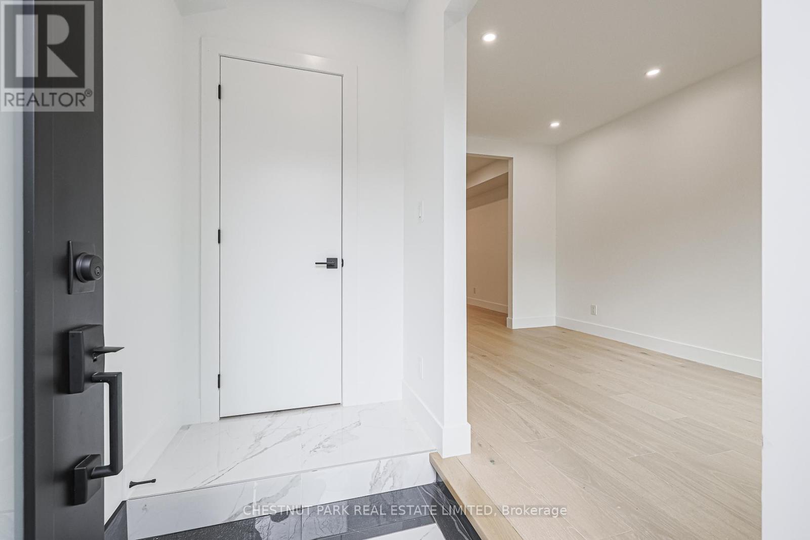 Property at 212 VICTOR AVENUE image 3