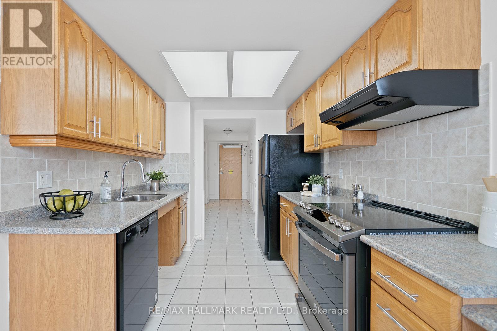 688 - 1 Greystone Walk Drive, Toronto, Ontario  M1K 5J3 - Photo 13 - E12068679