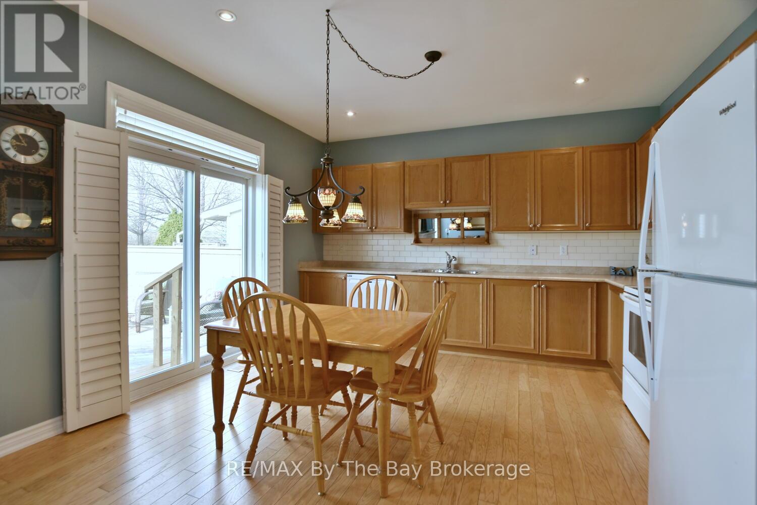 16 Clubhouse Drive, Collingwood, Ontario  L9Y 4Z6 - Photo 13 - S12068215