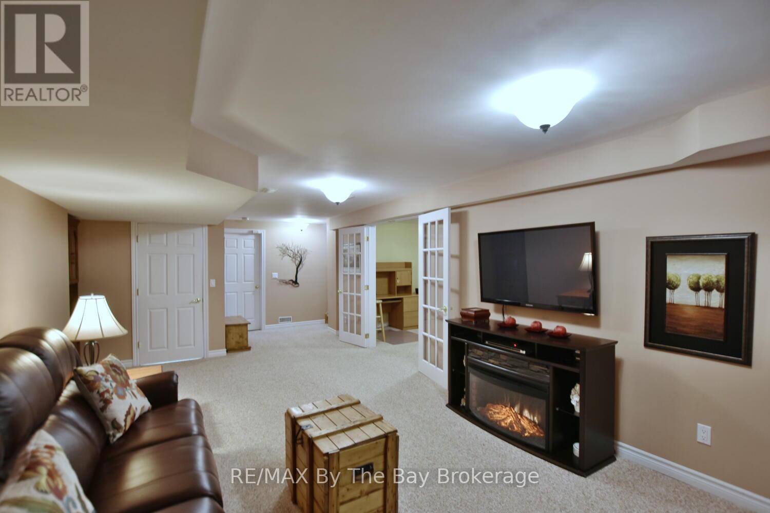 16 Clubhouse Drive, Collingwood, Ontario  L9Y 4Z6 - Photo 19 - S12068215