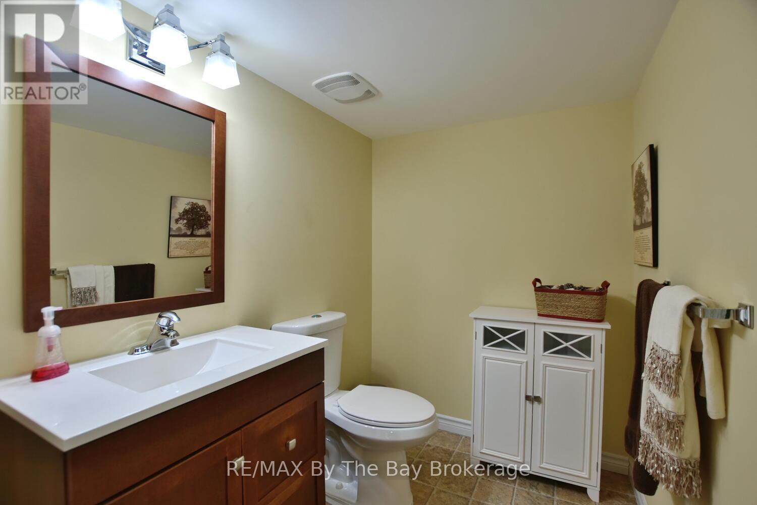 16 Clubhouse Drive, Collingwood, Ontario  L9Y 4Z6 - Photo 21 - S12068215