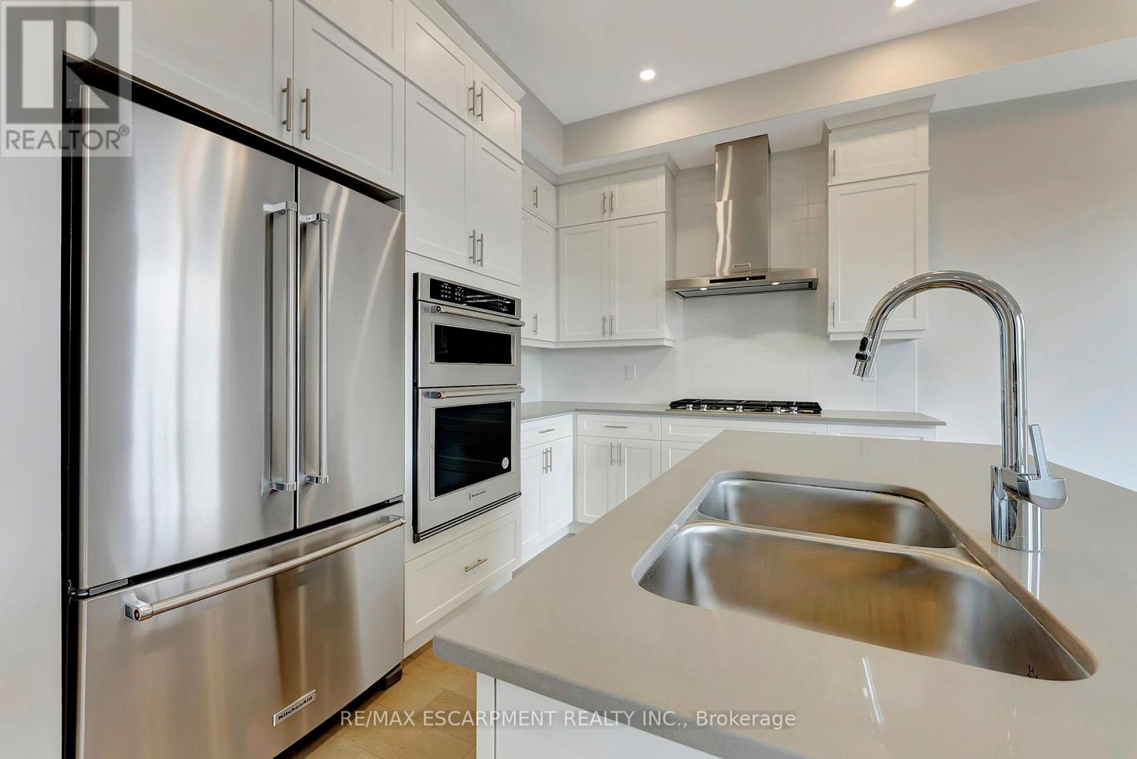 3109 Perkins Way, Oakville, Ontario  L6H 7G1 - Photo 13 - W12068723