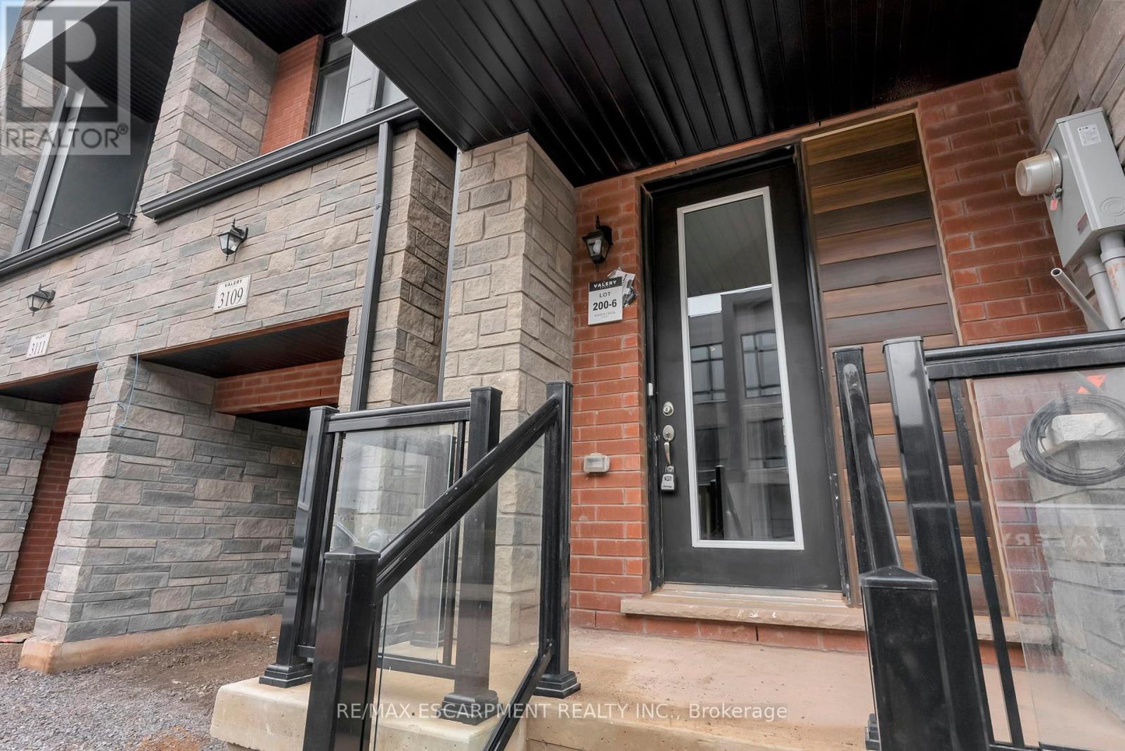 3109 Perkins Way, Oakville, Ontario  L6H 7G1 - Photo 2 - W12068723