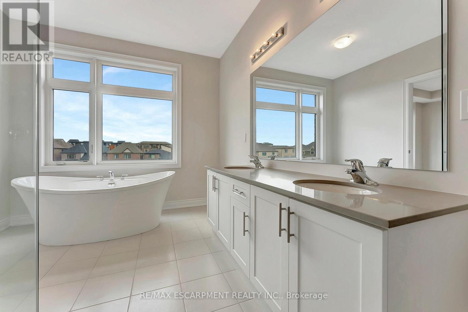 3109 Perkins Way, Oakville, Ontario  L6H 7G1 - Photo 28 - W12068723