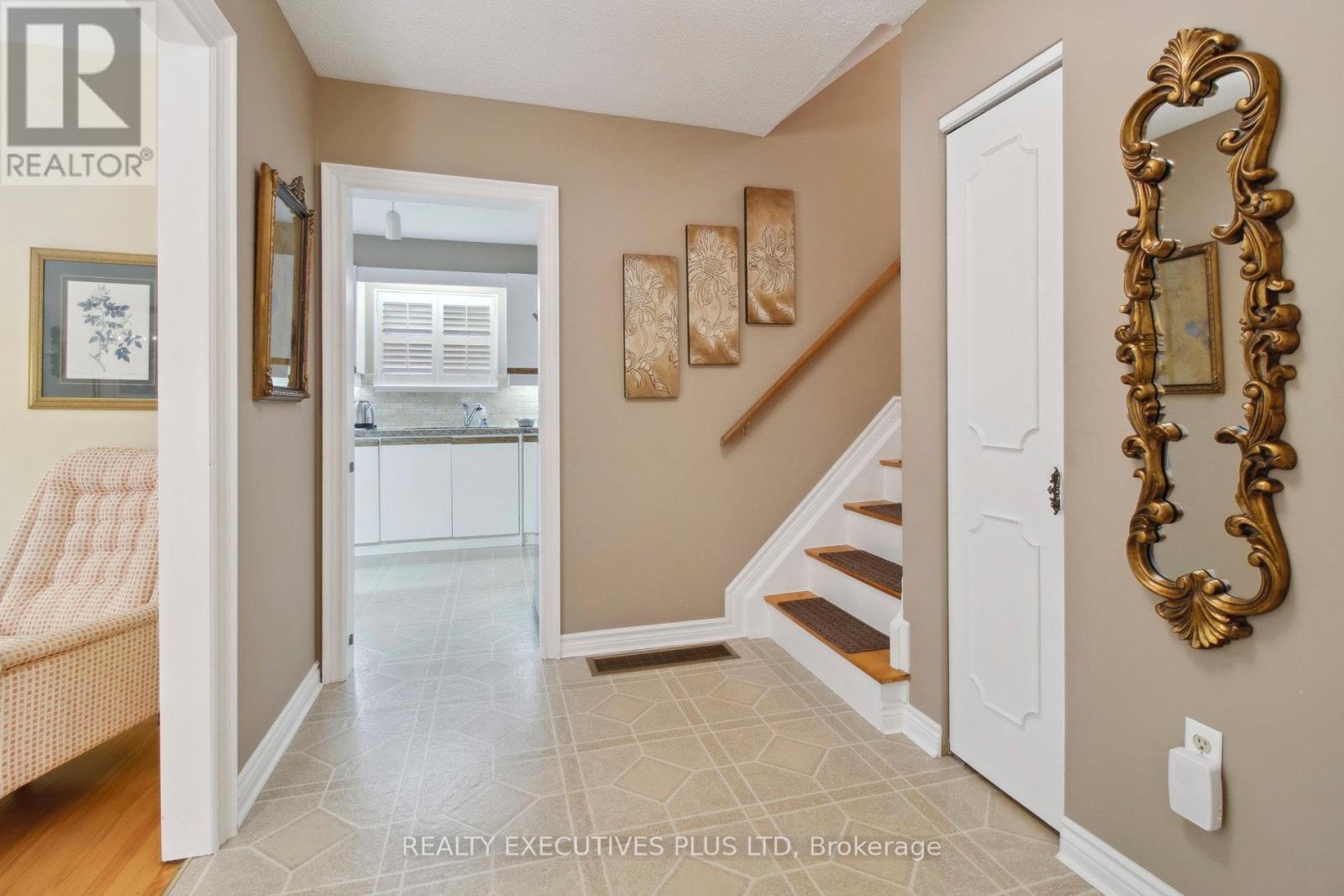 Property at 61 MERCURY ROAD image 4