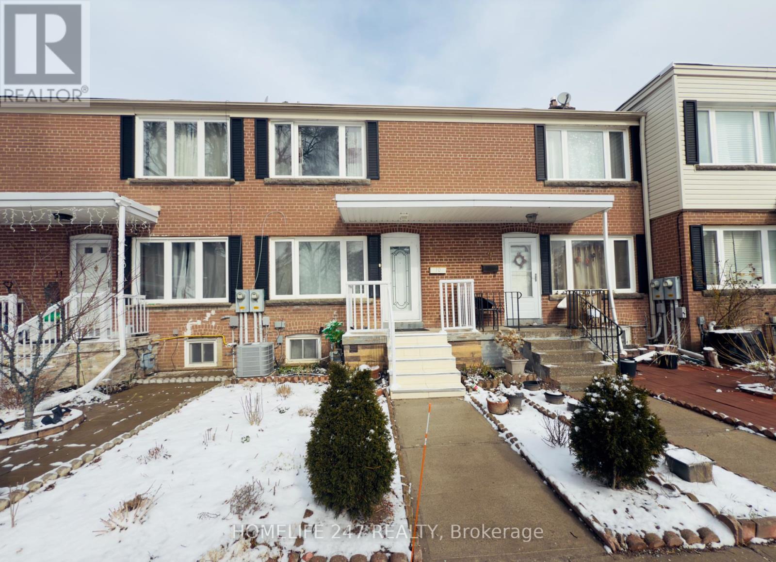 Property at 10 - 740 KENNEDY ROAD image 1