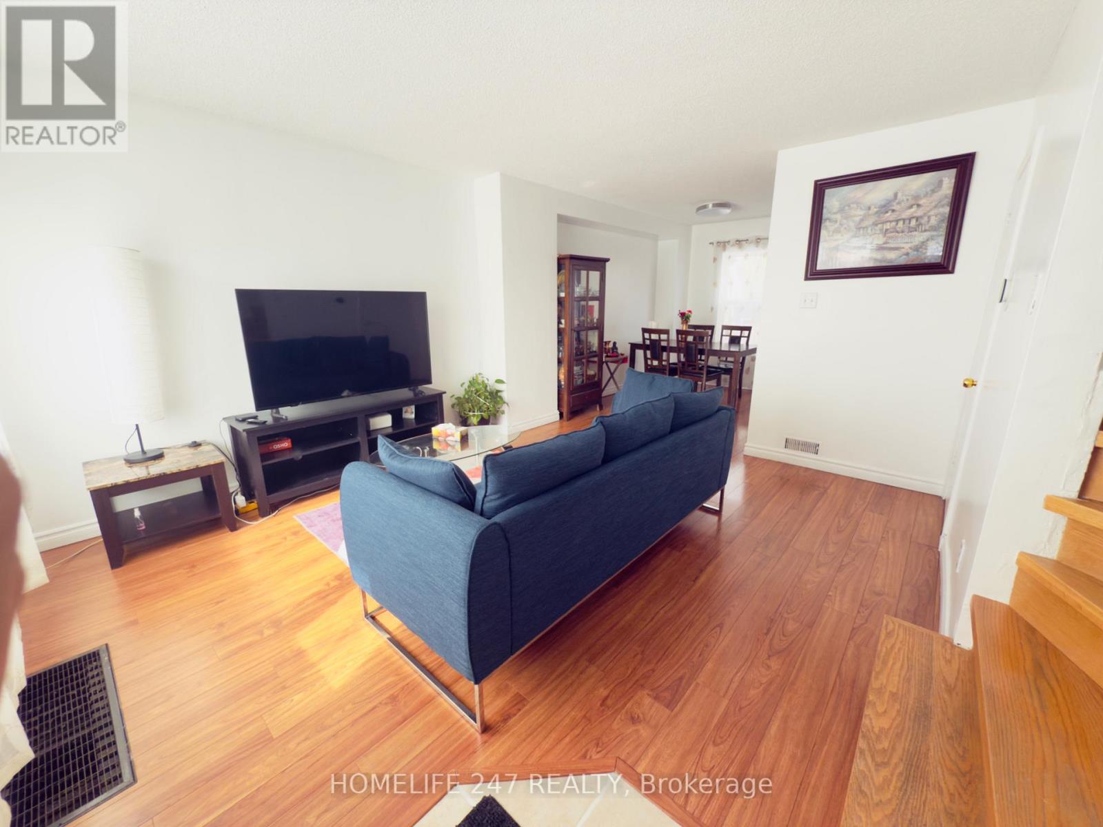 Property at 10 - 740 KENNEDY ROAD image 4
