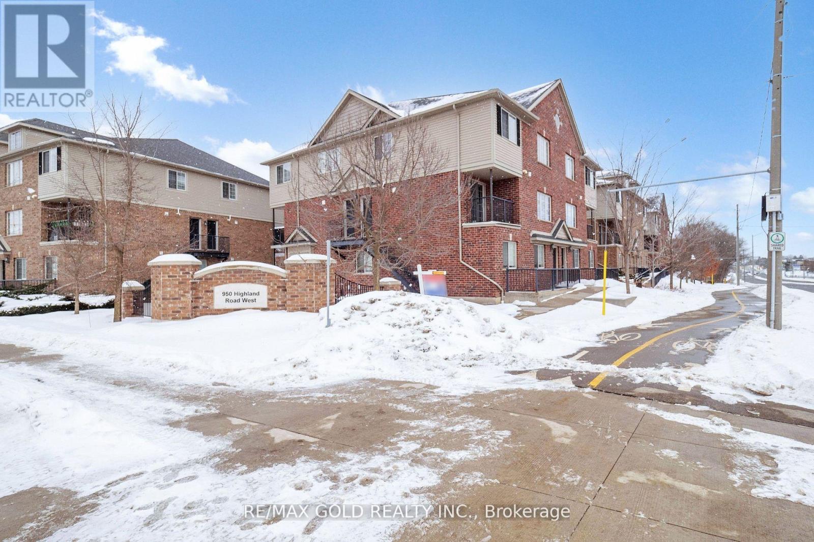 Property at 12 - 950 HIGHLAND ROAD W image 1