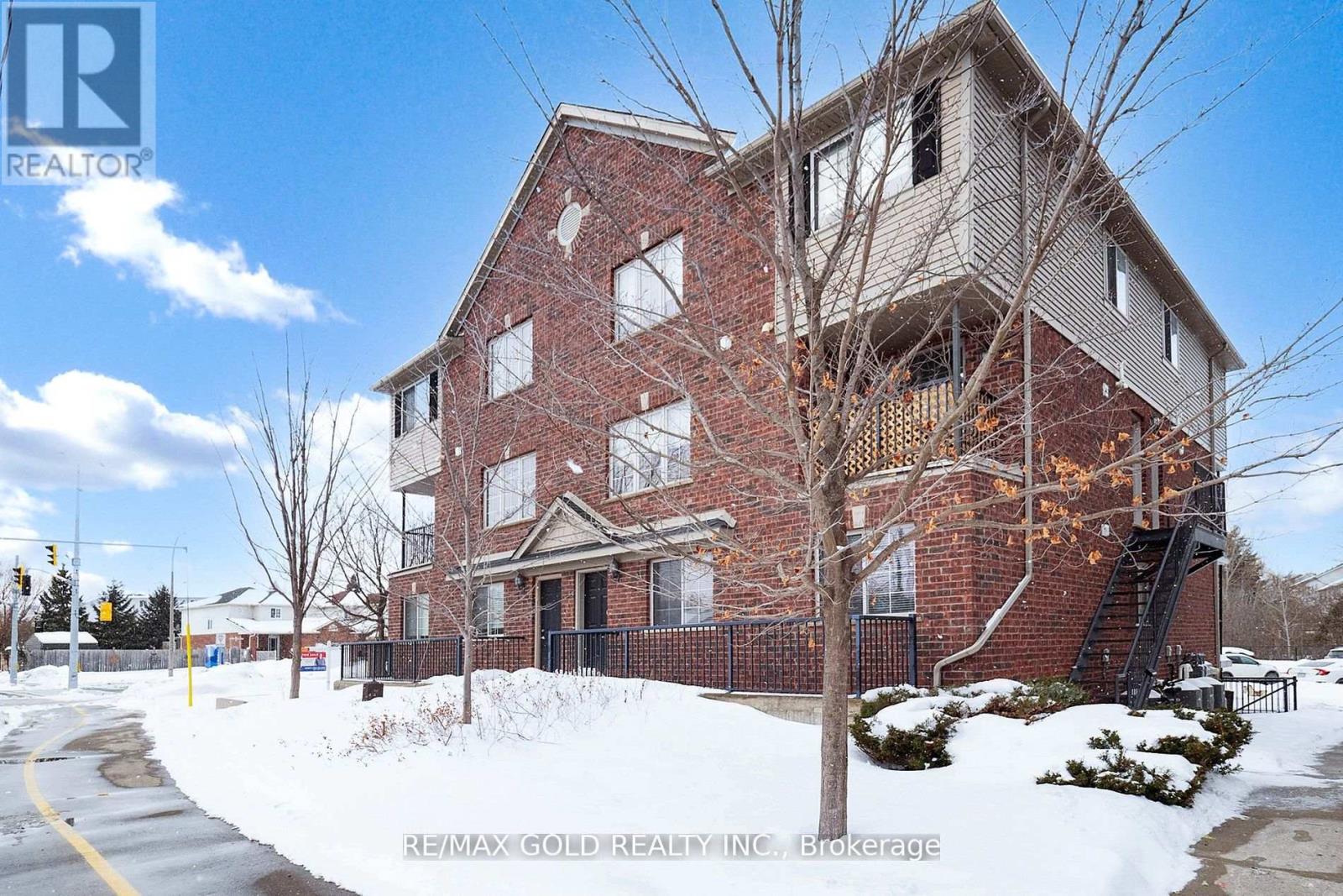 Property at 12 - 950 HIGHLAND ROAD W image 2