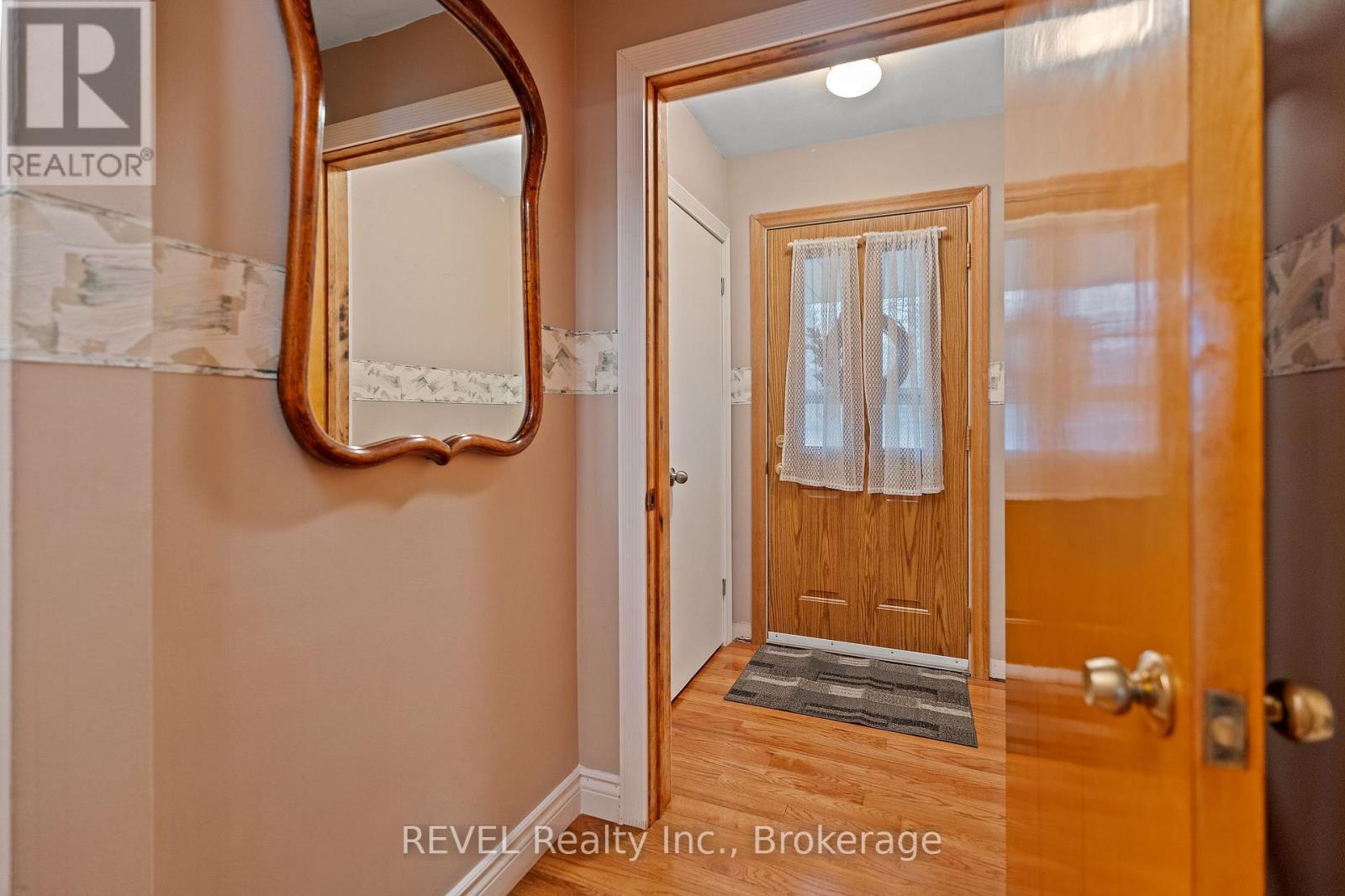 6398 Mountain Road, Niagara Falls (Stamford), Ontario  L2E 6S4 - Photo 22 - X12068864