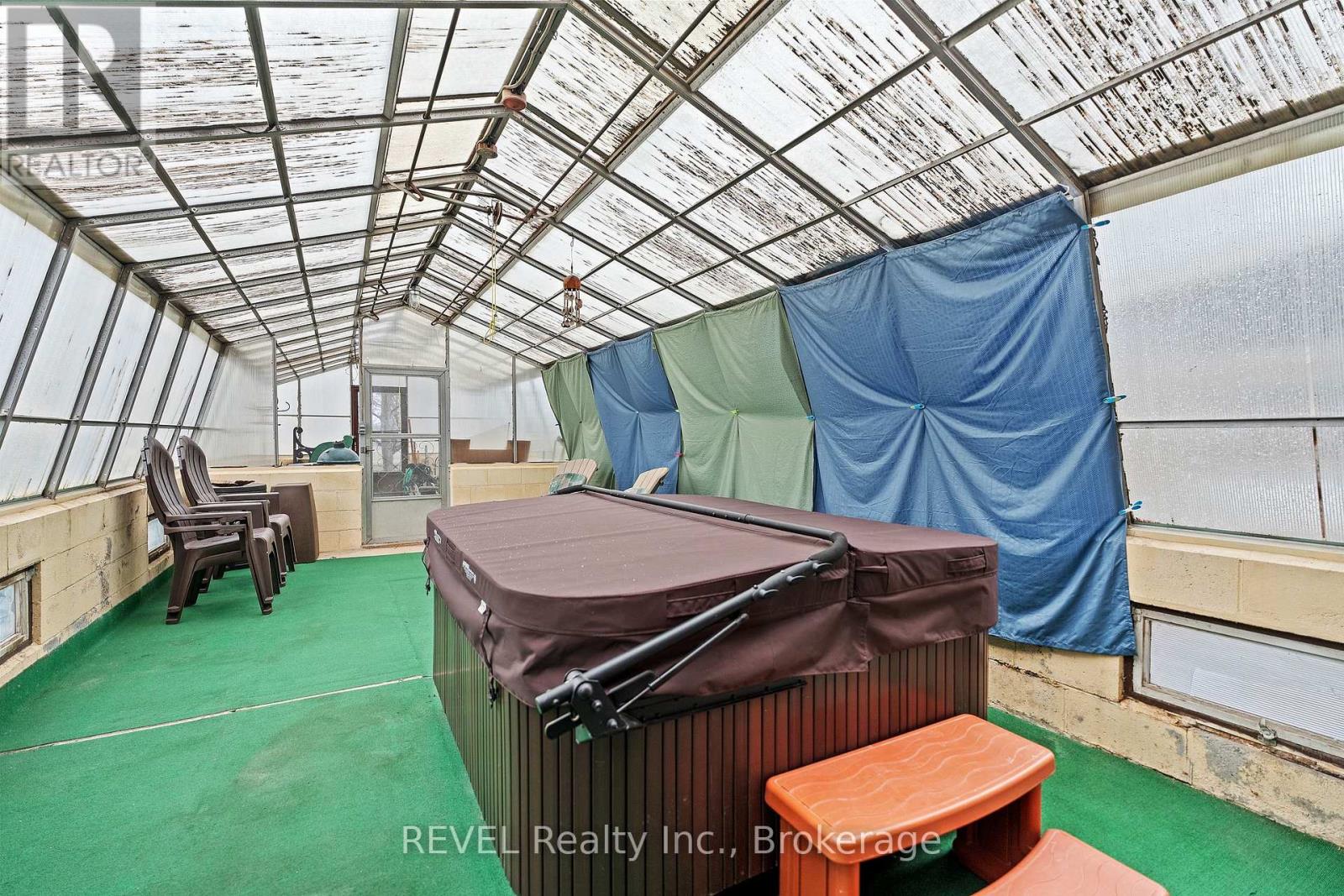 6398 Mountain Road, Niagara Falls (Stamford), Ontario  L2E 6S4 - Photo 35 - X12068864