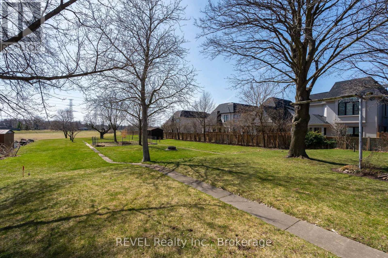 6398 Mountain Road, Niagara Falls (Stamford), Ontario  L2E 6S4 - Photo 39 - X12068864