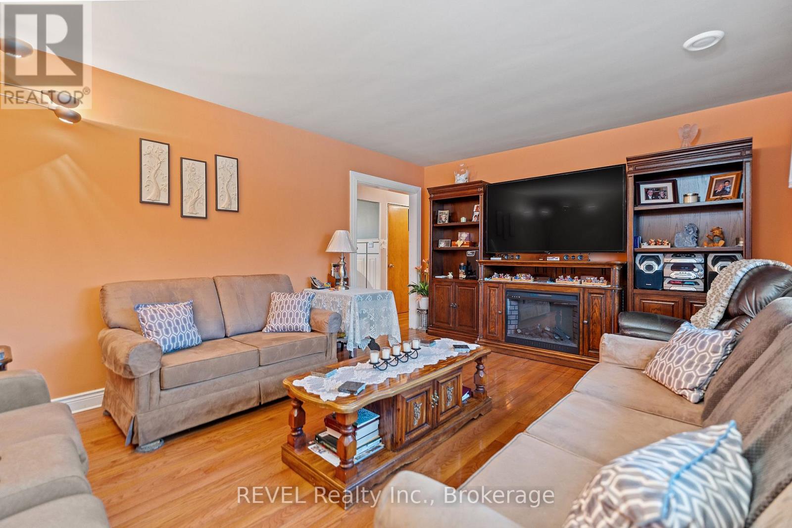 6398 Mountain Road, Niagara Falls (Stamford), Ontario  L2E 6S4 - Photo 7 - X12068864