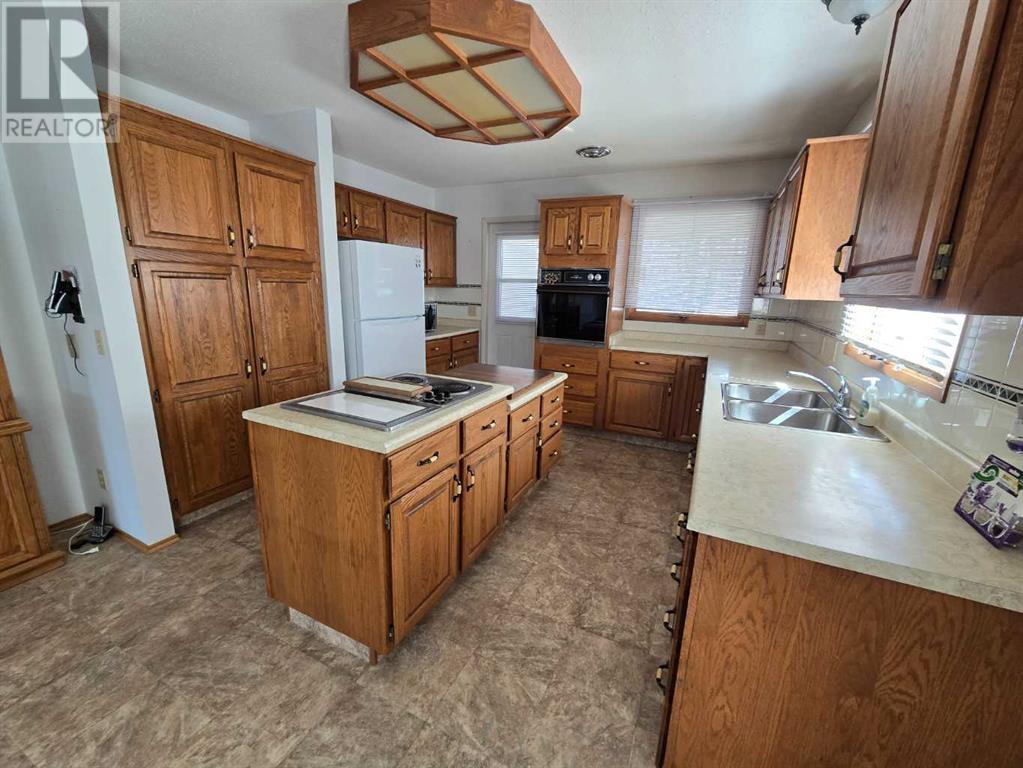 2213 20 Street, Coaldale, Alberta  T1M 1G5 - Photo 2 - A2209237