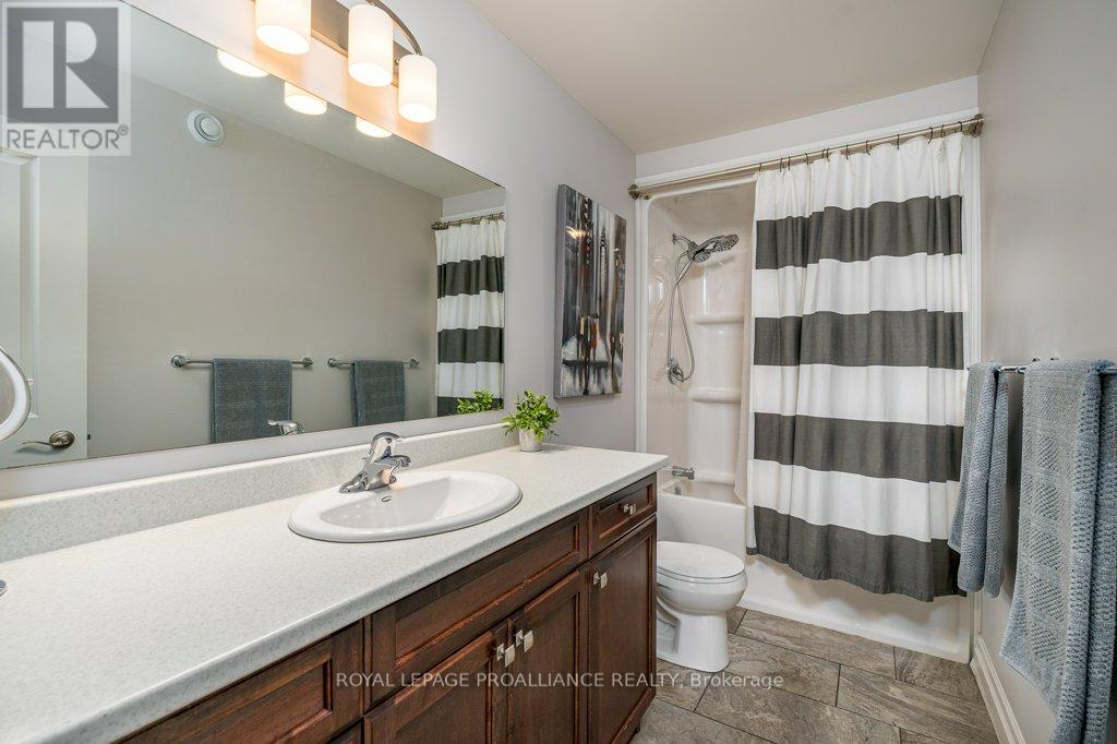 53 Aspen Drive, Quinte West, Ontario  K8V 0E2 - Photo 16 - X12068913