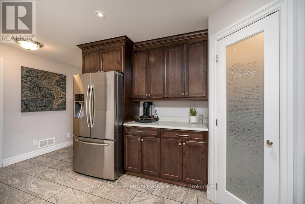 53 Aspen Drive, Quinte West, Ontario  K8V 0E2 - Photo 8 - X12068913