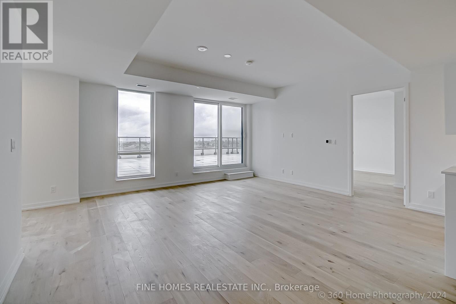 712 - 8 Beverley Glen Boulevard, Vaughan, Ontario  L4J 0L4 - Photo 4 - N12068826