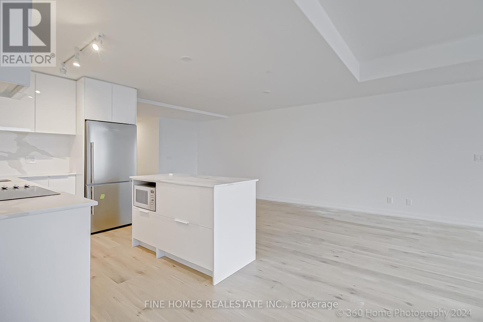 712 - 8 Beverley Glen Boulevard, Vaughan, Ontario  L4J 0L4 - Photo 8 - N12068826