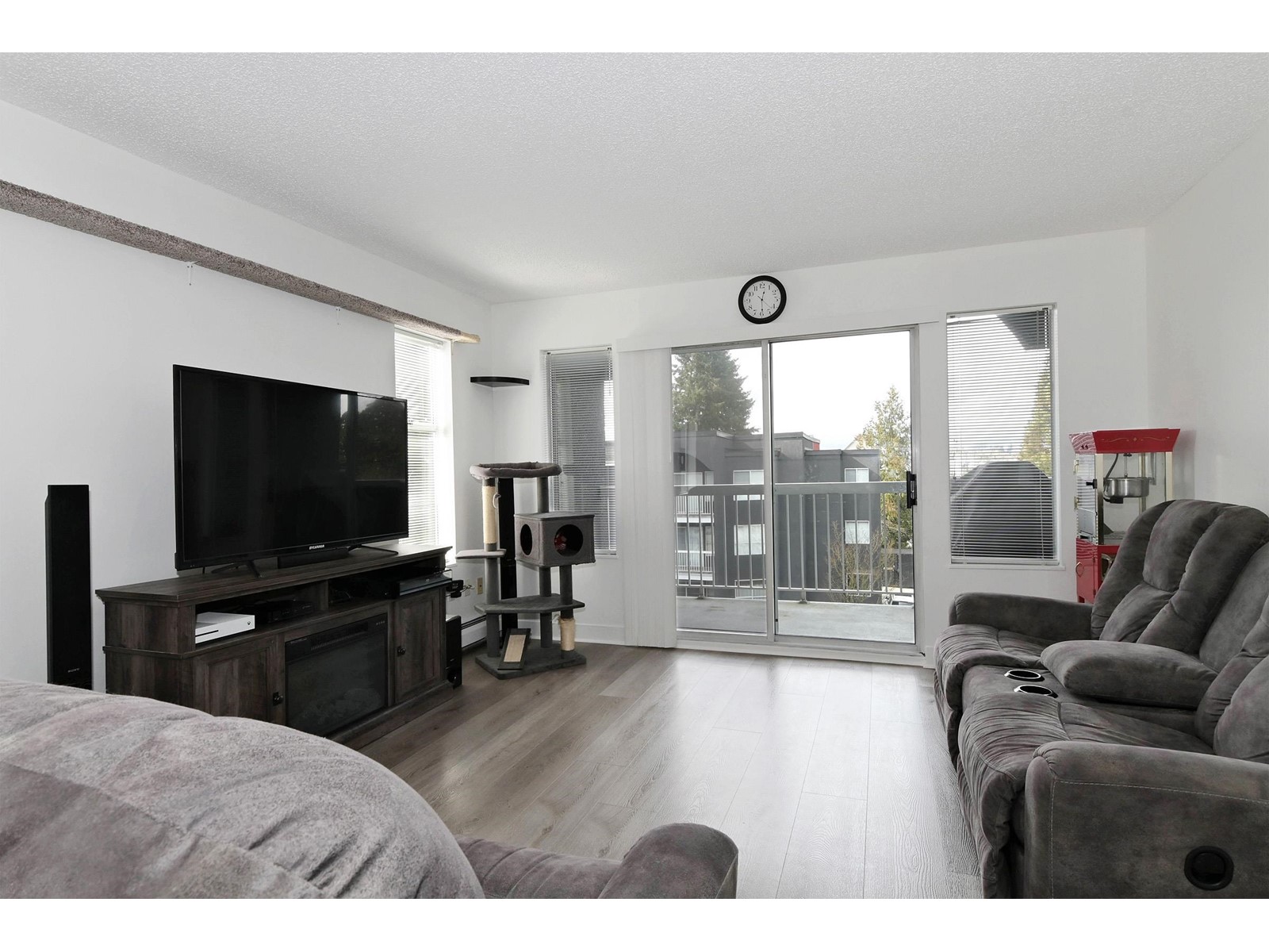 Property at 301 5700 200 STREET image 3