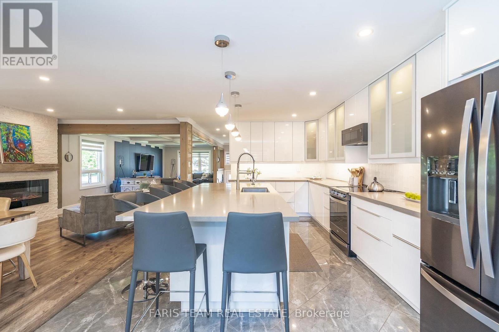 Property at 64 ROYAL BEECH DRIVE image 5