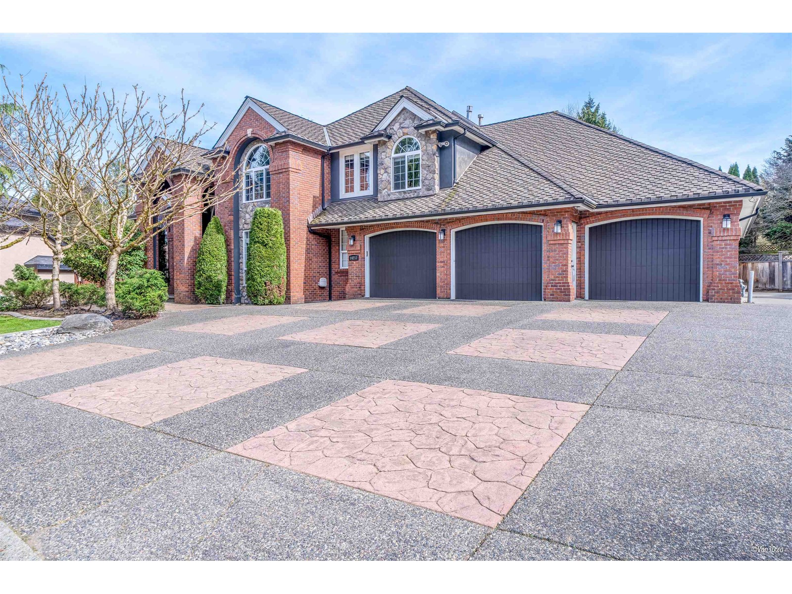 Property at 14212 31 AVENUE image 2