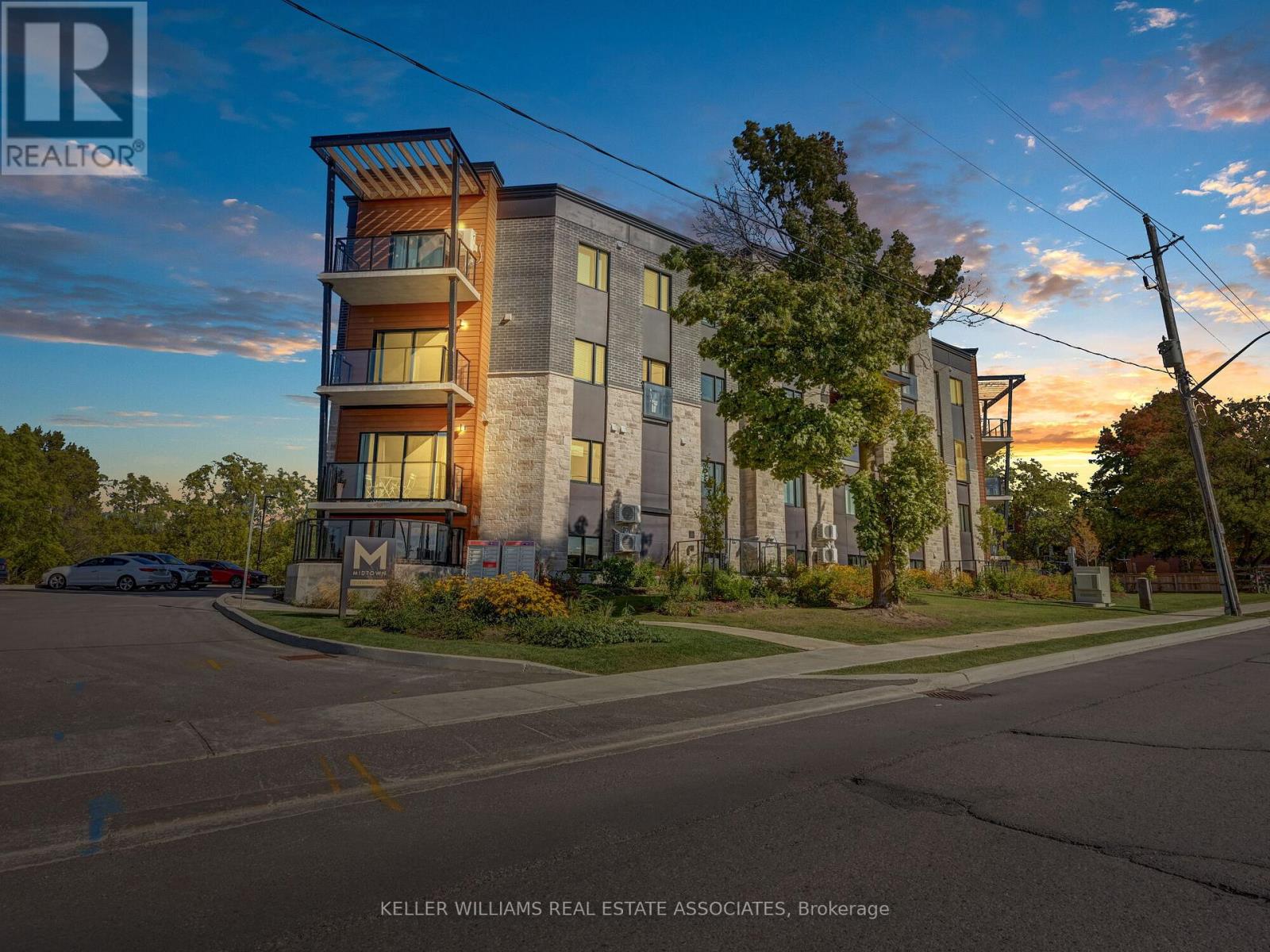 Property at 307 - 17 CENTRE STREET image 1