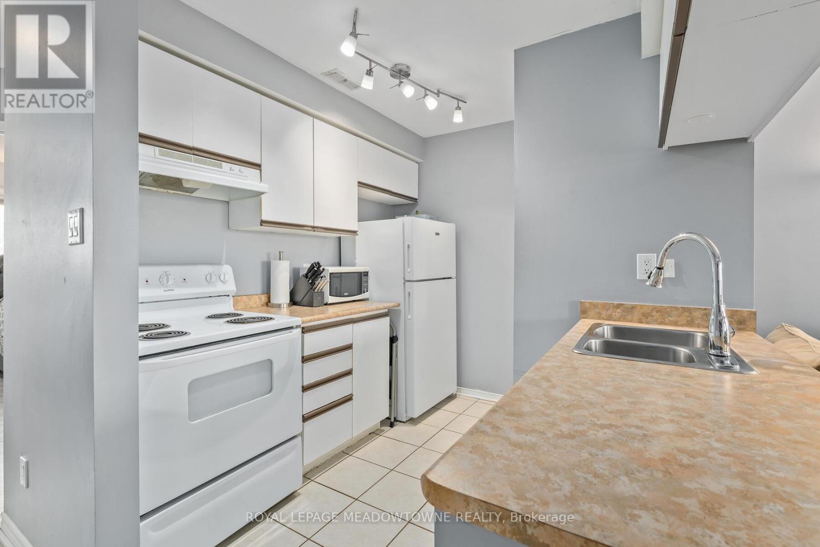 24 - 42a Stewart Maclaren Road, Halton Hills, Ontario  L7G 5L9 - Photo 13 - W12068812