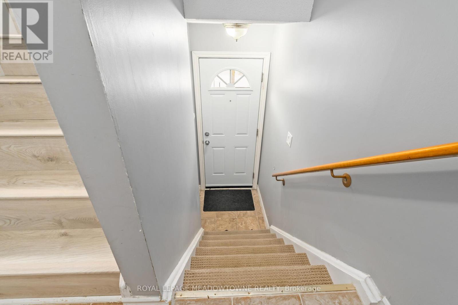 24 - 42a Stewart Maclaren Road, Halton Hills, Ontario  L7G 5L9 - Photo 4 - W12068812