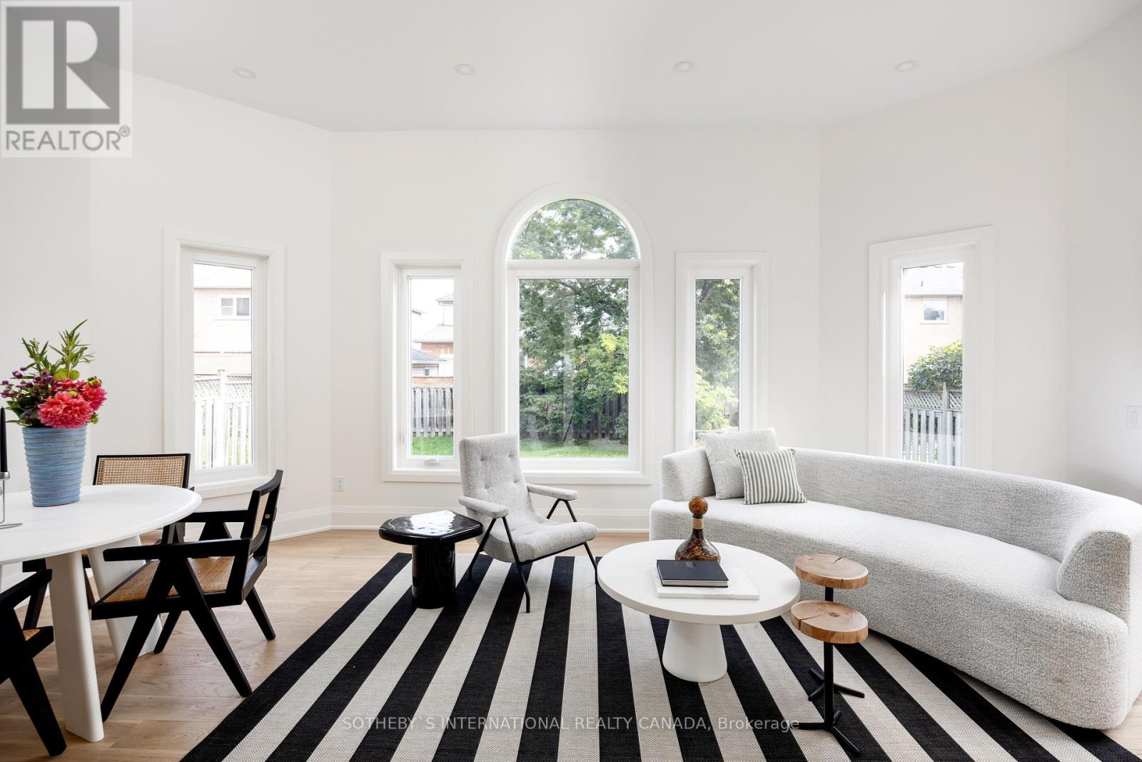 Property at 5092 FORESTWALK CIRCLE image 3