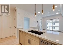 214, 370 Dieppe Drive SW Currie Barracks