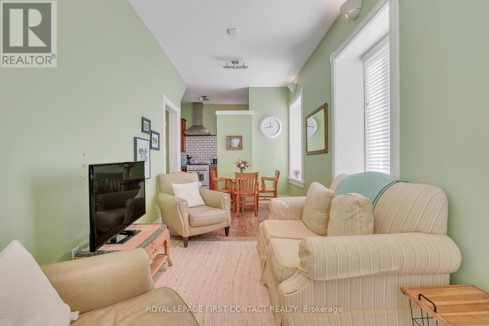 Property at 130 ST DAVID STREET S image 4