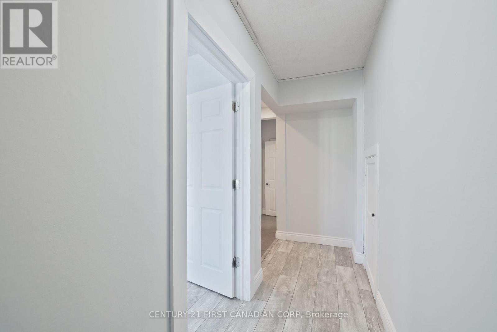 389 Dufferin Avenue, London East, Ontario  N6B 1Z5 - Photo 7 - X12065089