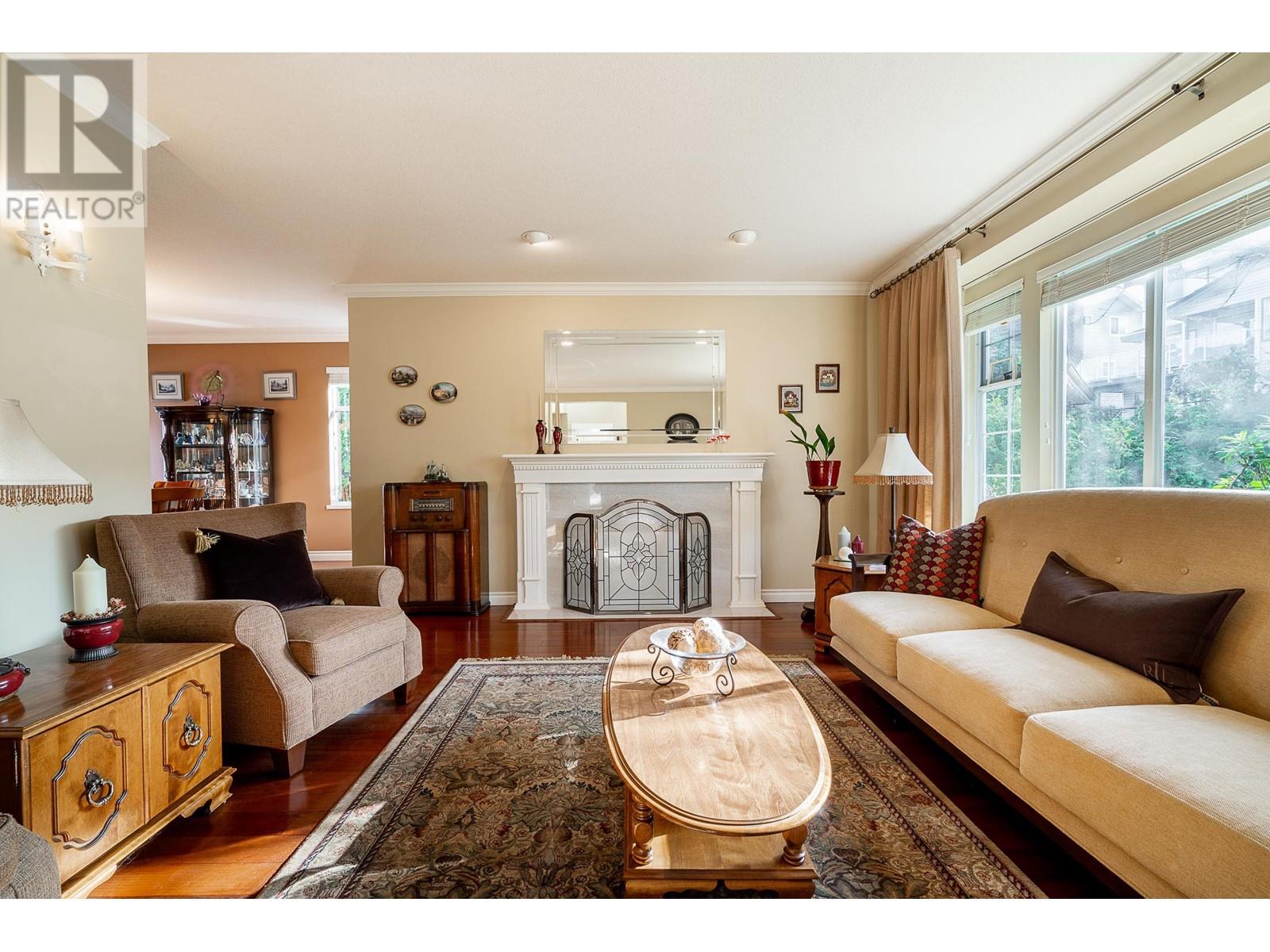 Property at 664 SWAN PLACE image 2