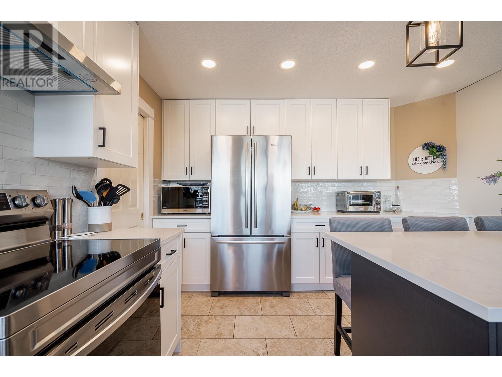 664 Swan Place, Coquitlam, British Columbia  V3C 5R8 - Photo 9 - R2987355