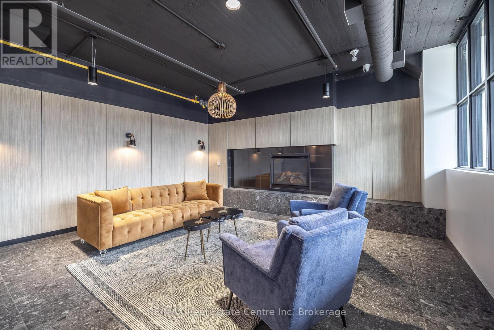Property at 101 - 120 HURON STREET image 3