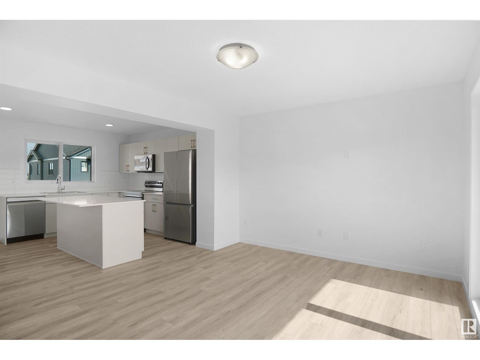 Property at #40 525 Secord BV NW image 5