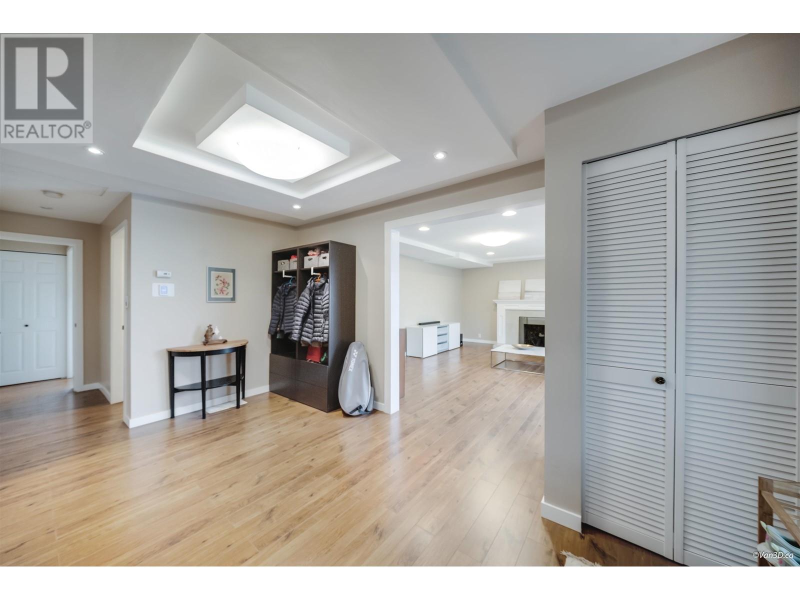 Listing Picture 14 of 40 : 5720 CURTIS STREET, Burnaby / 本拿比 - 魯藝地產 Yvonne Lu Group - MLS Medallion Club Member
