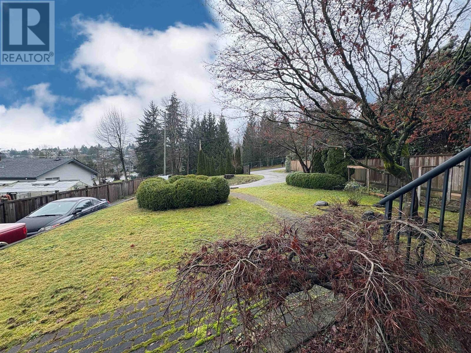 Listing Picture 35 of 40 : 5720 CURTIS STREET, Burnaby / 本拿比 - 魯藝地產 Yvonne Lu Group - MLS Medallion Club Member