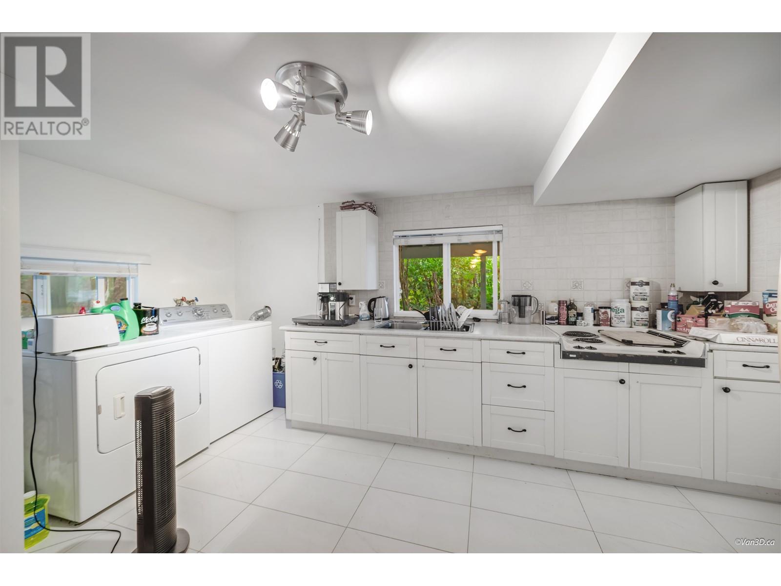 Listing Picture 27 of 40 : 5720 CURTIS STREET, Burnaby / 本拿比 - 魯藝地產 Yvonne Lu Group - MLS Medallion Club Member