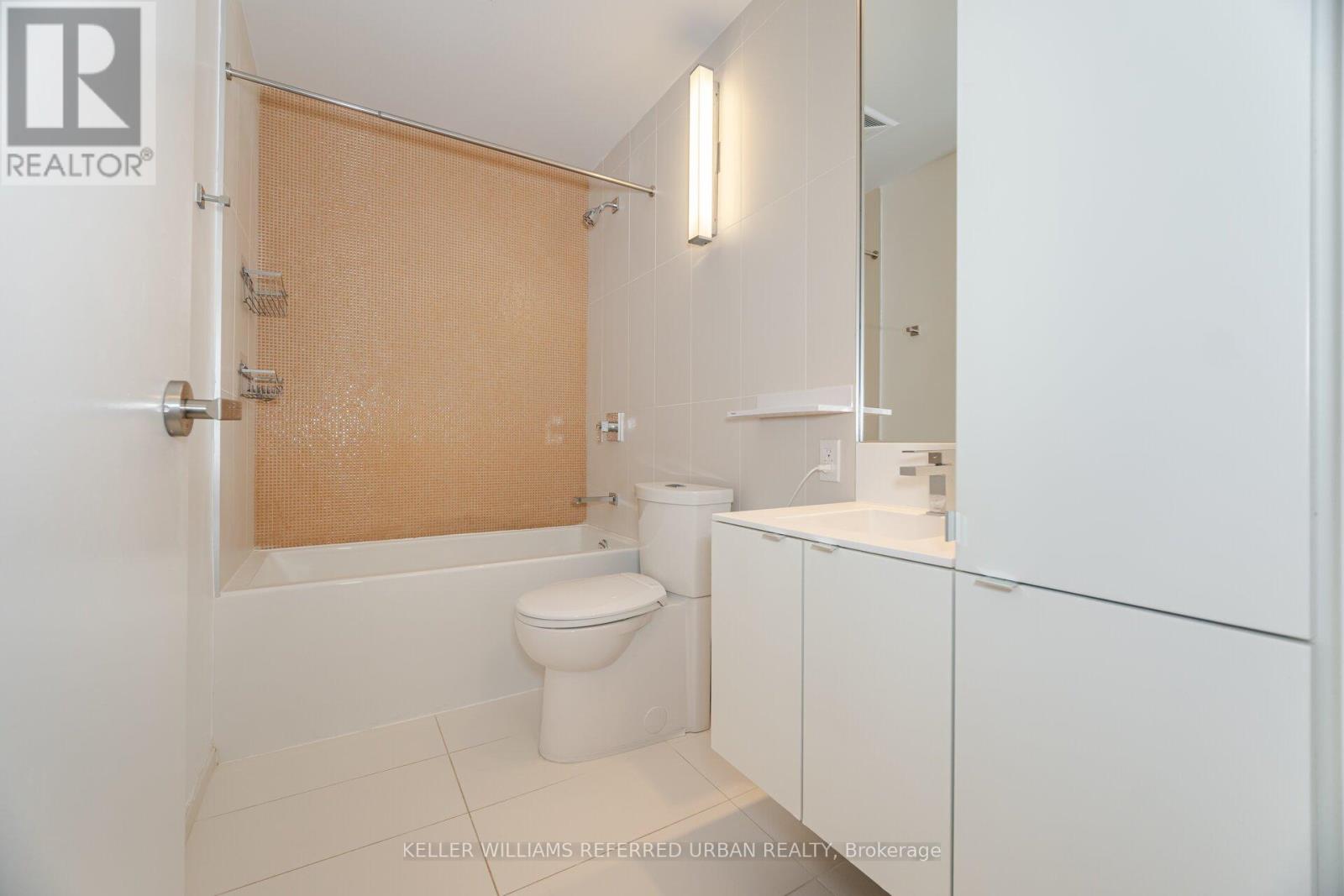 1811 - 125 Peter Street, Toronto, Ontario  M5V 0M2 - Photo 14 - C12068964