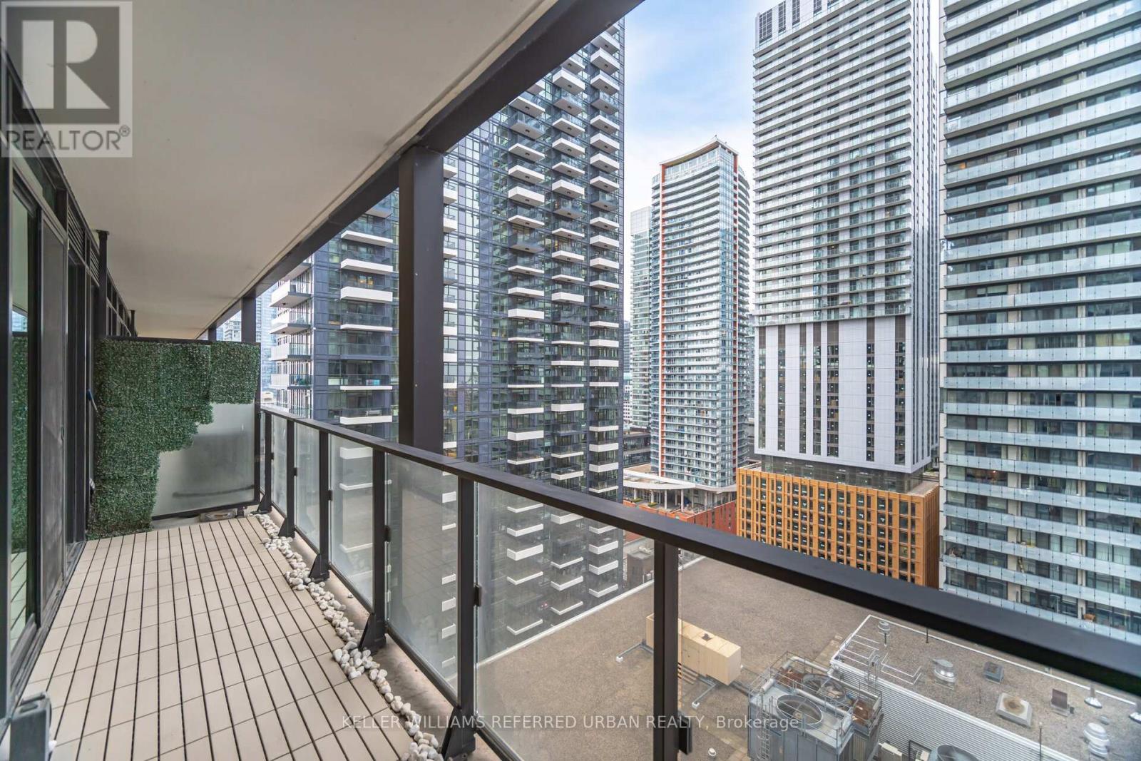 1811 - 125 Peter Street, Toronto, Ontario  M5V 0M2 - Photo 15 - C12068964