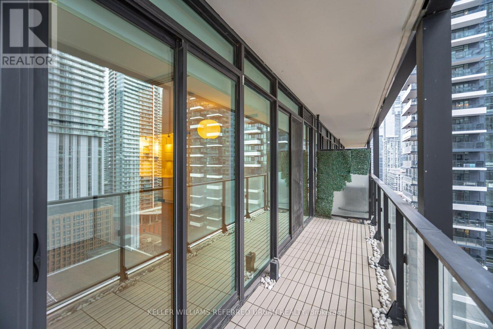 1811 - 125 Peter Street, Toronto, Ontario  M5V 0M2 - Photo 16 - C12068964